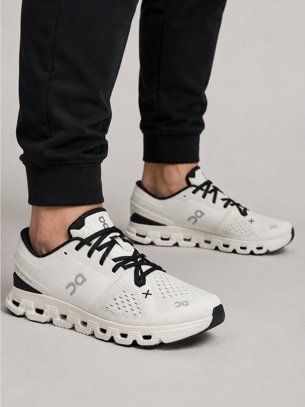 Men’s On Cloud On Running Ivory / Black Cloud X 4 Sneakers size 12